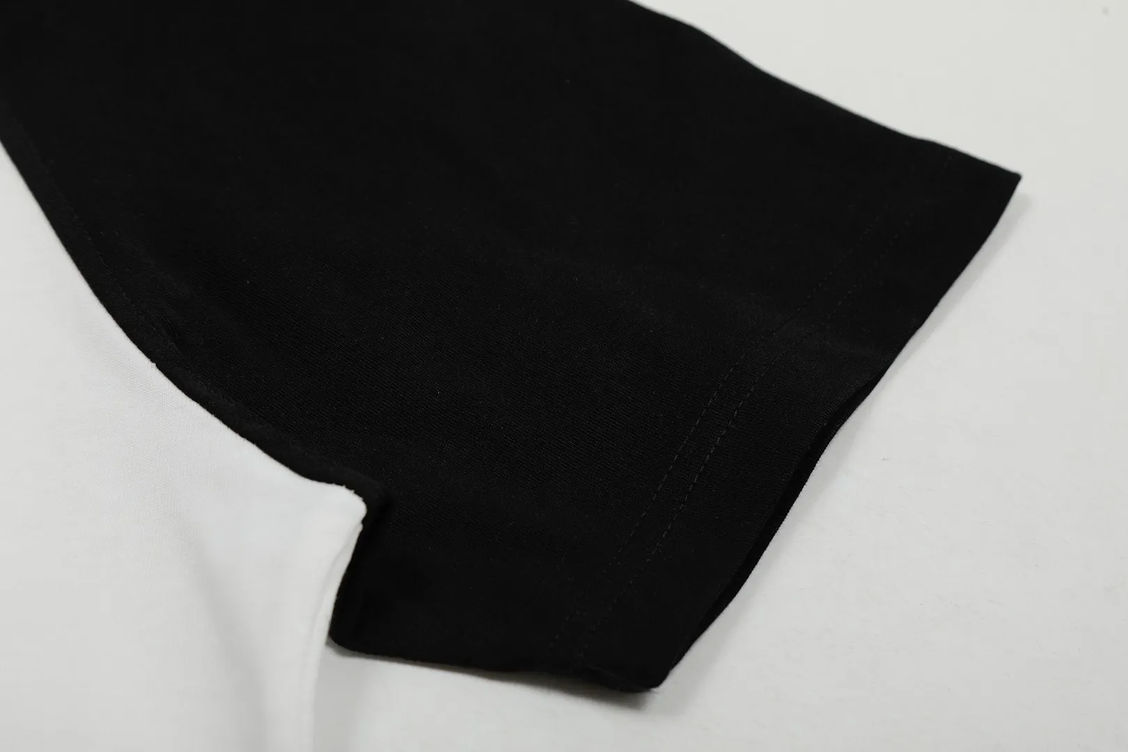 vivienne west wood The Queen Mother of the West Vivienne Saturn Raglan Color Block Short Sleeve VIVI 156# new fabrics have been washed twice at high temperature machine + water. It is the only one in the entire network that achieves 0 shrinkage. The Solona thread is arranged. The threaded neckline does not deform. It is tight and dense. Welcome to compare. The full range of correct accessories. Every detail is completely restored and can be stretched directly.